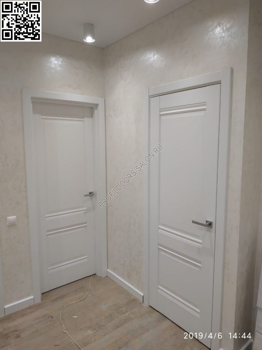 Дверь Аляска 1u и плинтус