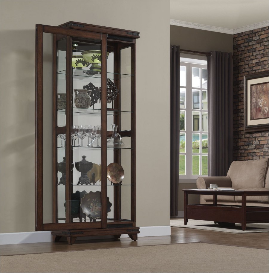 Витрина для посуды в гостиной