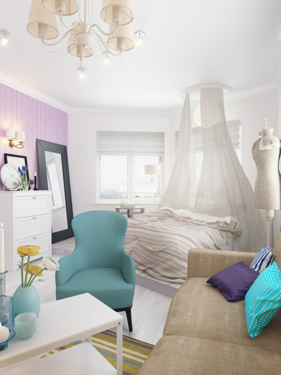 Комната в светлых тонах с яркими акцентами