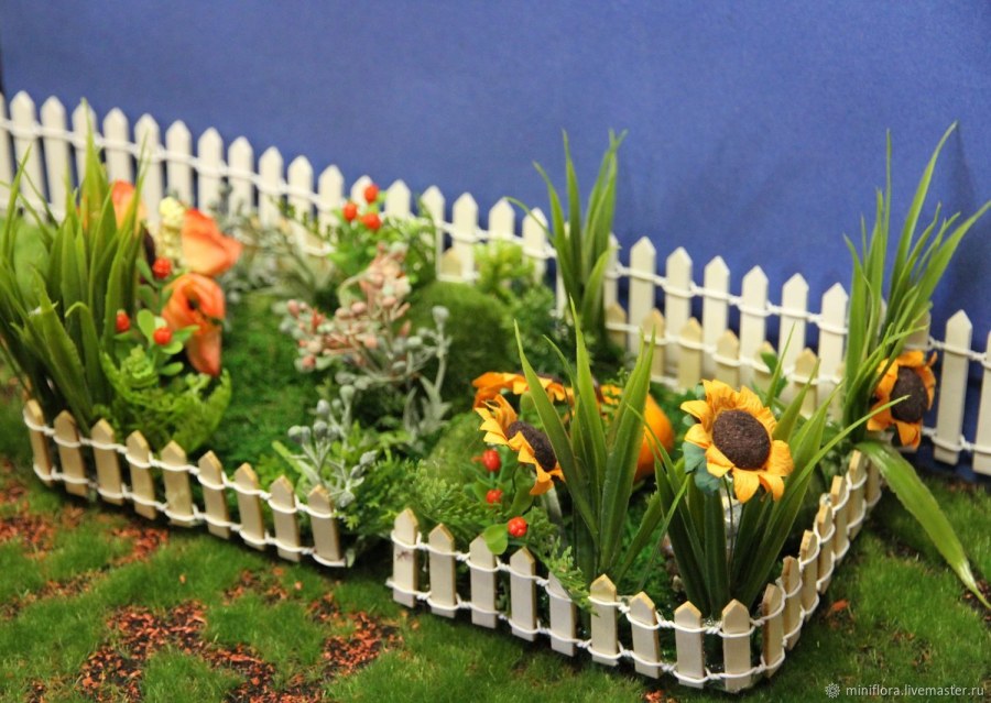 Клумбы в палисаднике