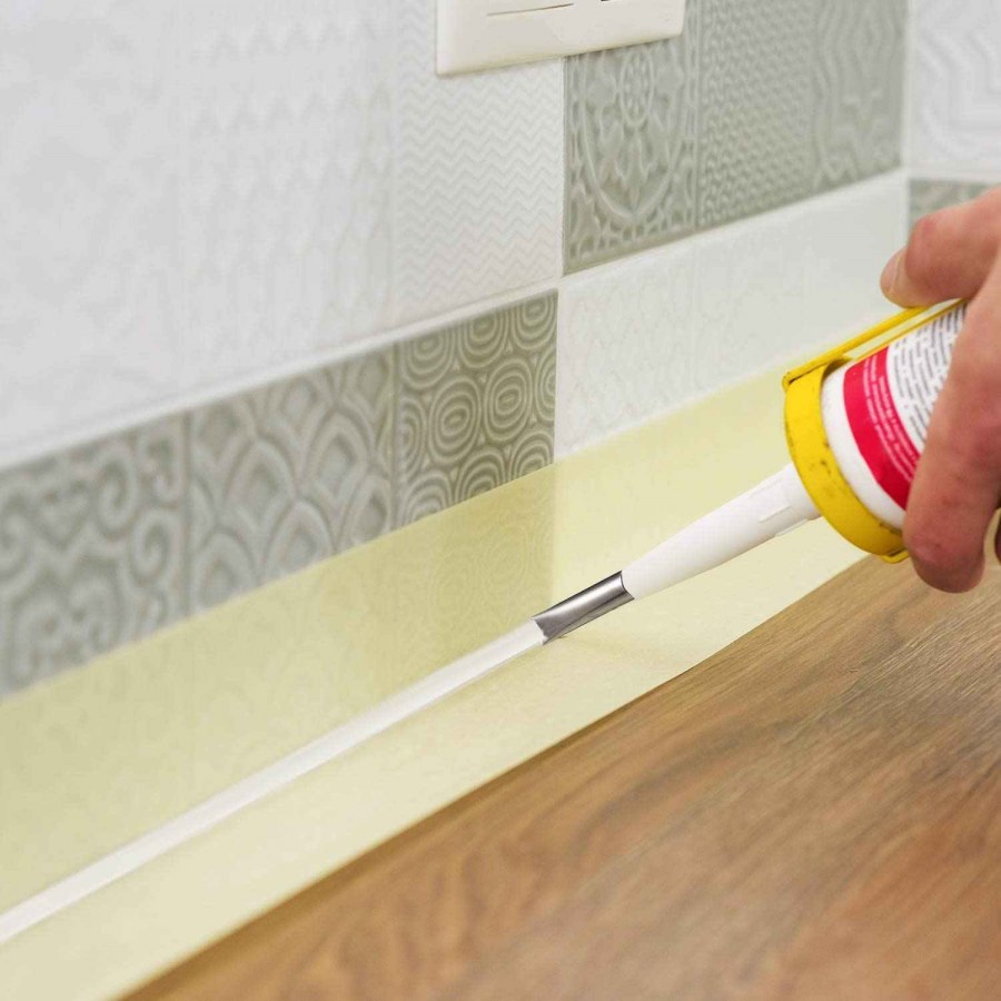 Стык между столешницей и фартуком силиконом