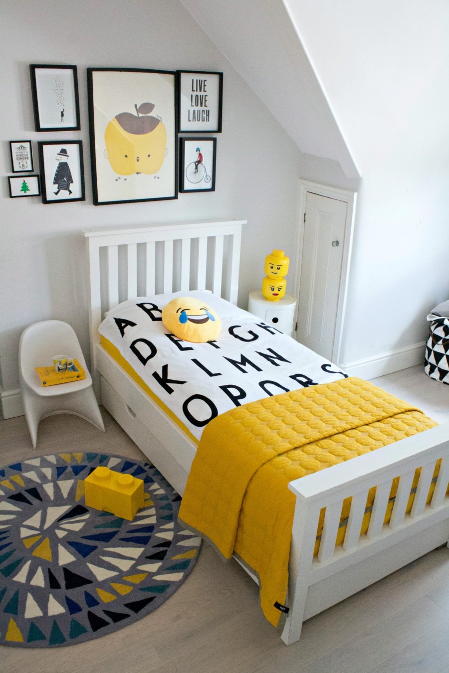 Жёлтая комната для девочки
