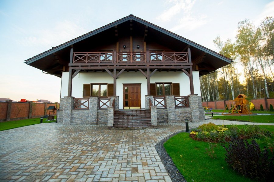 Наружная отделка в стиле Шале