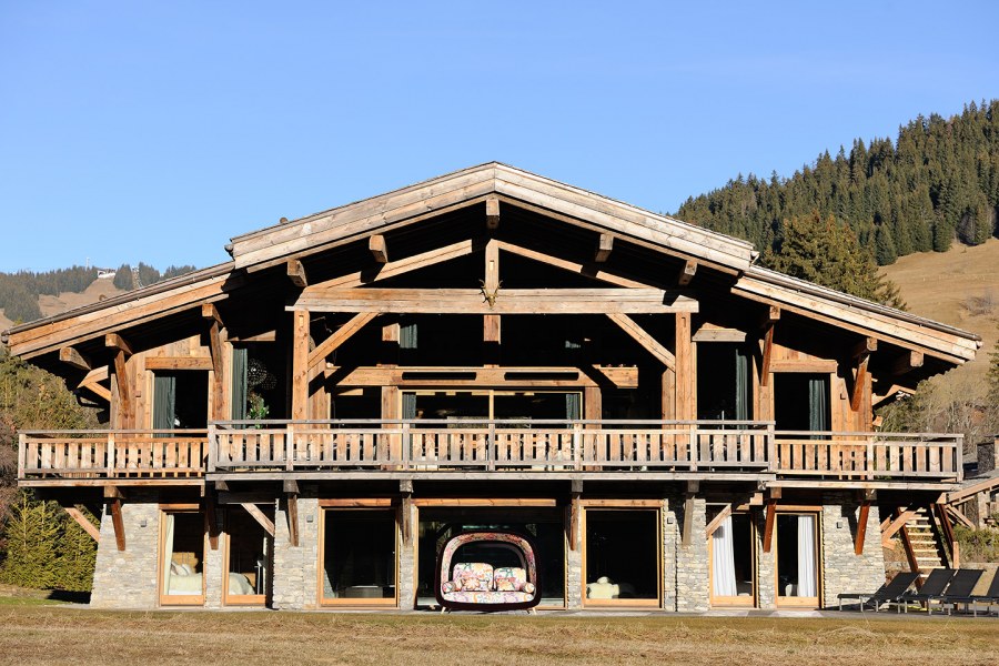 Небольшой дом из дерева