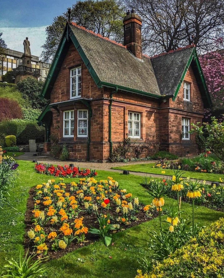 Англия деревня кэмбэлфорд ланшадф садов