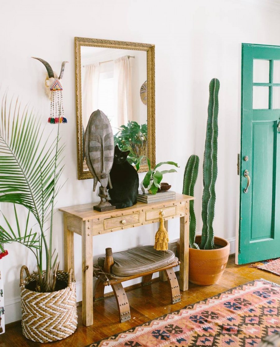 Вязаные декорации в прихожую