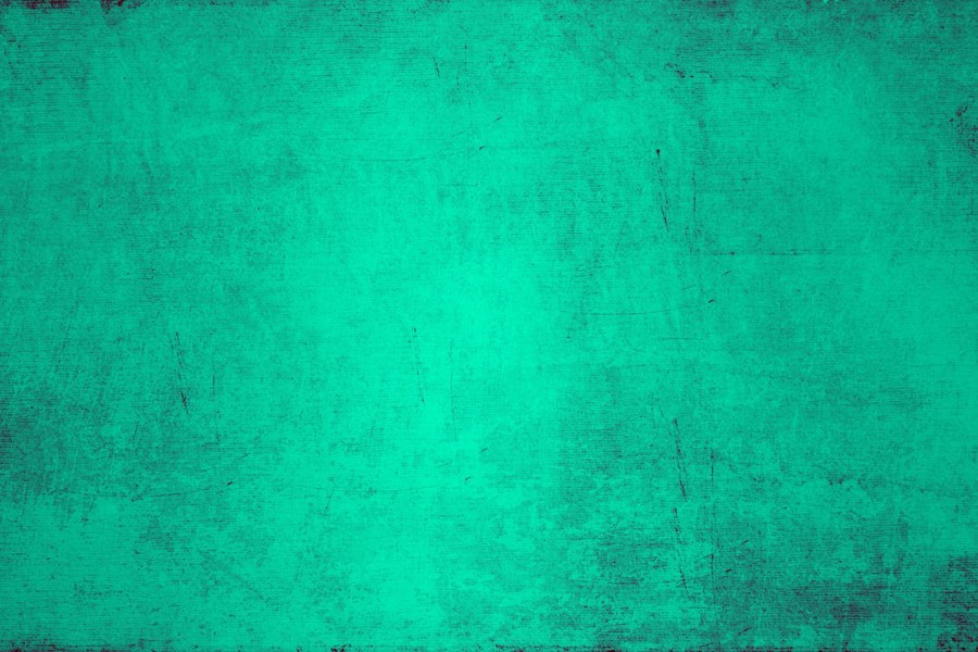 Бирюза на черном фоне