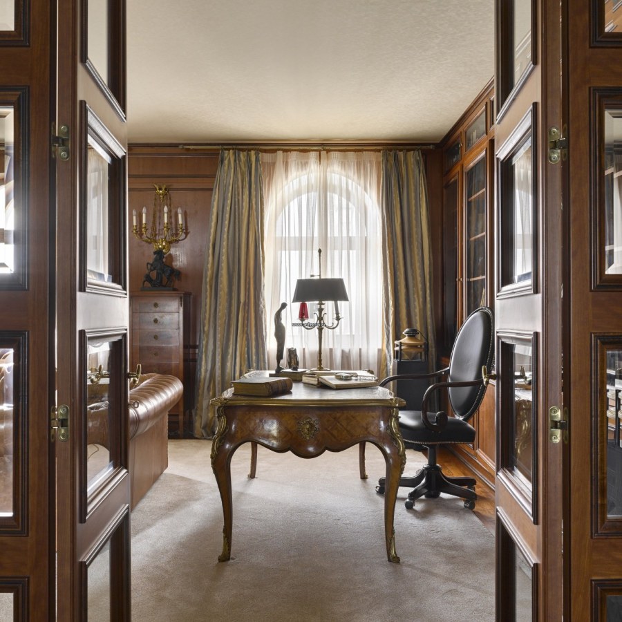 Офис в стиле Неоклассика