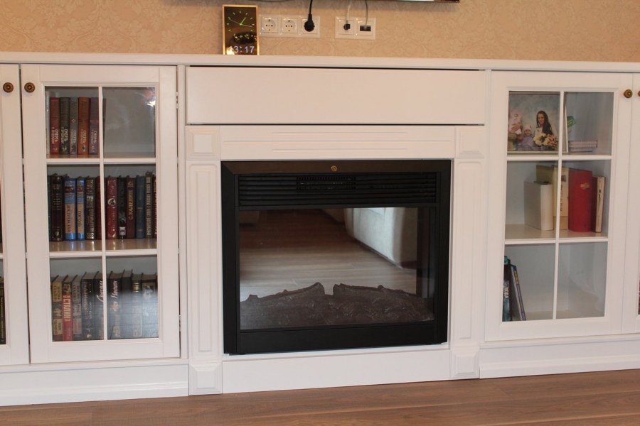 Шкаф со встроенным камином
