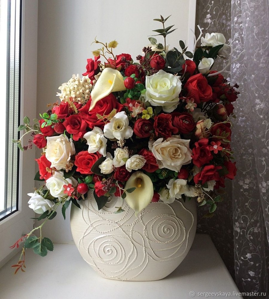 Композиция из искусственных цветов в стиле Прованс