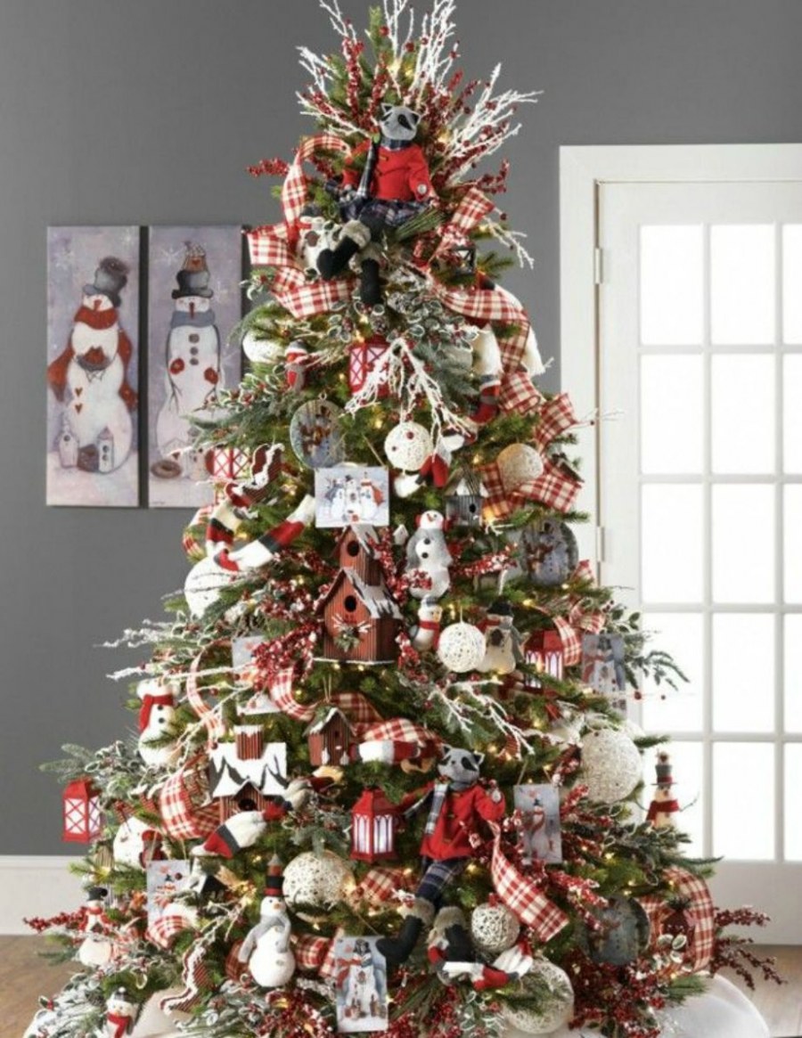 Необычное украшение елки