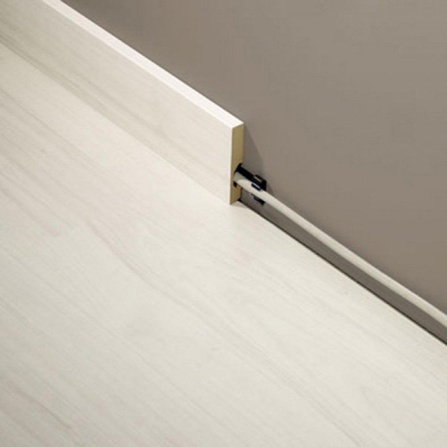 Напольный плинтус с подсветкой PN 050 led Евровуд