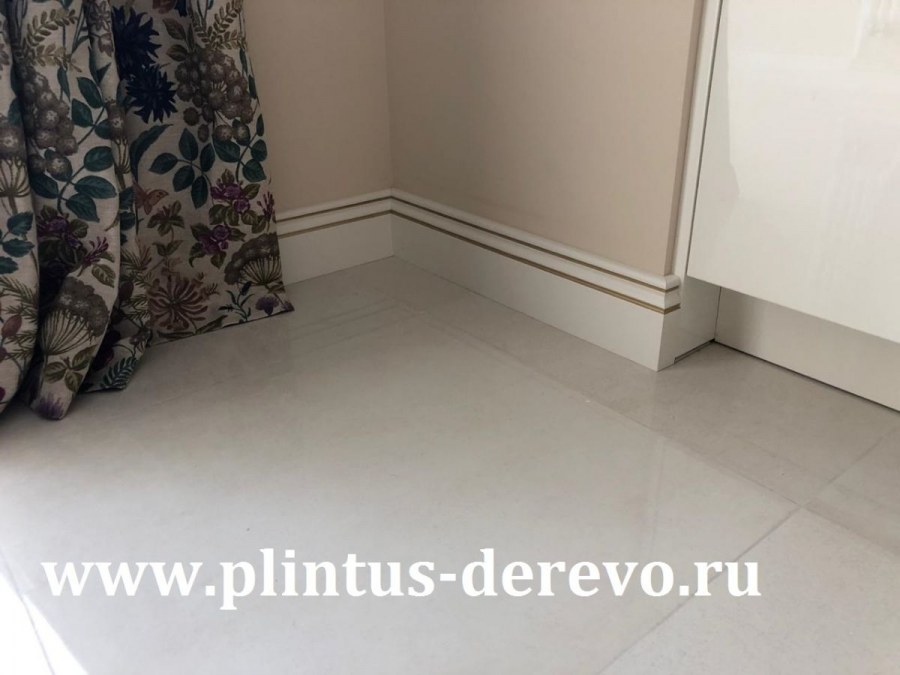 Плинтус Ultrawood Base 5573