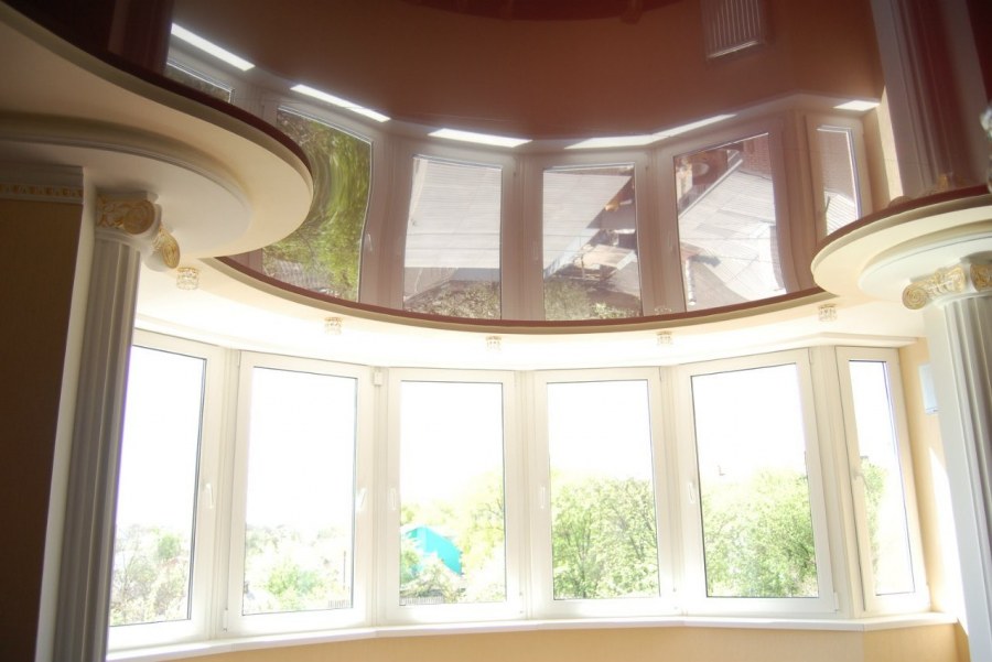Потолок с эркером