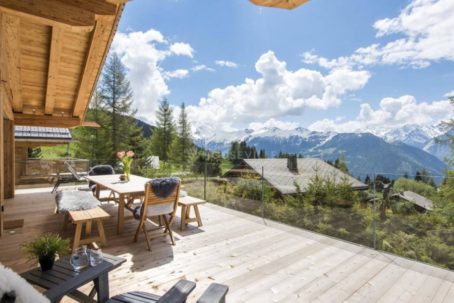 Шале в Альпах Швейцария