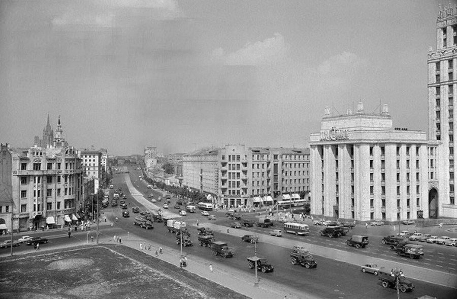 В Москве улица Смоленская площадь