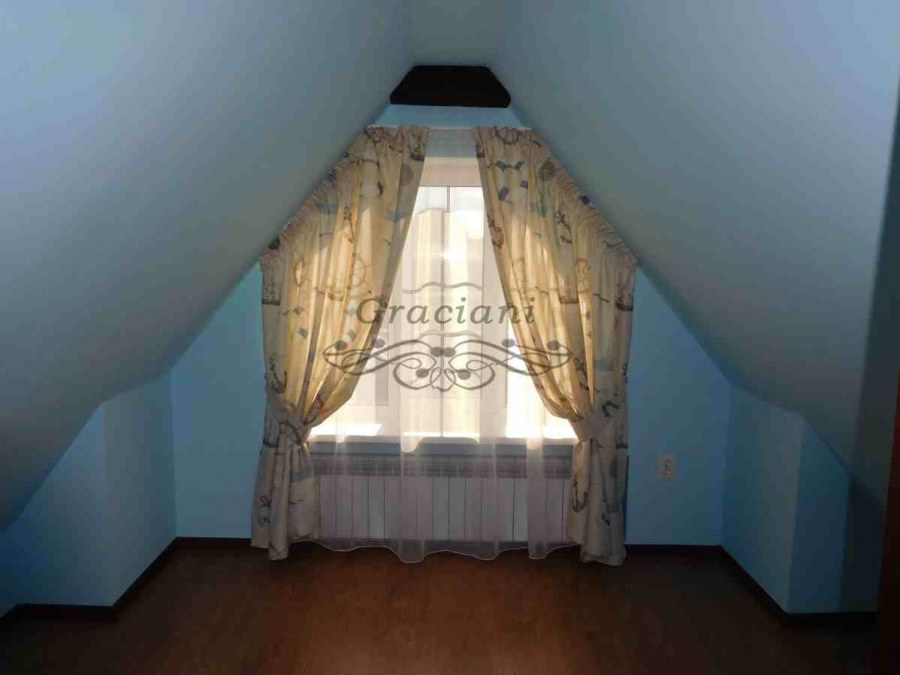 Шторы на треугольные окна