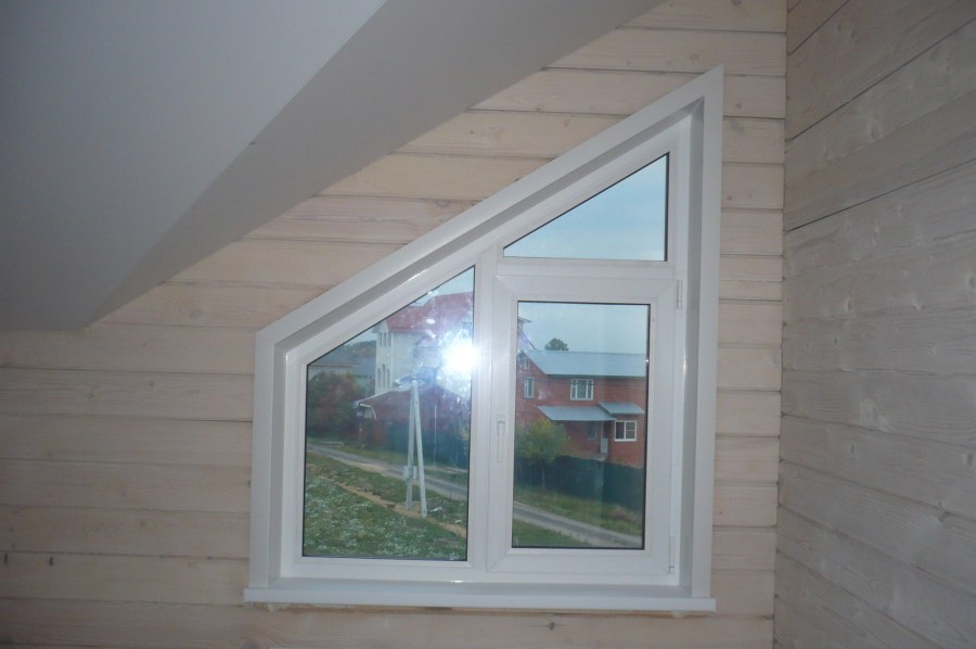 Треугольные мансардные окна