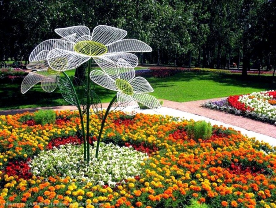 Клумбы на даче