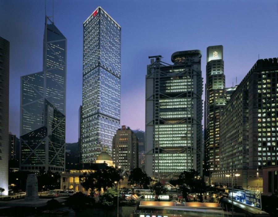 Небоскреб в стиле Хай тек