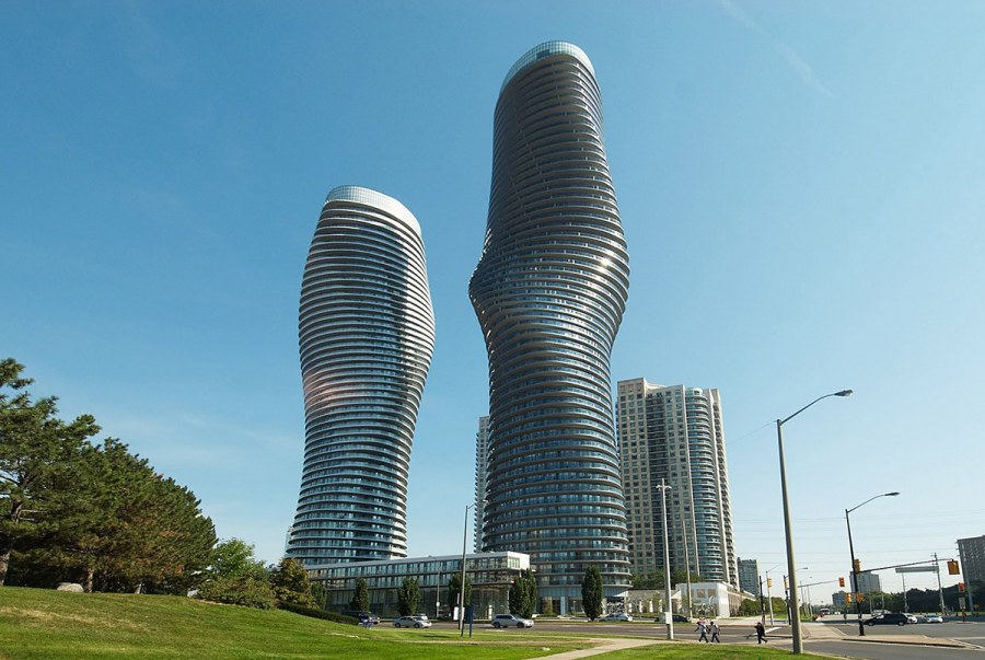 Absolute World Towers Канада