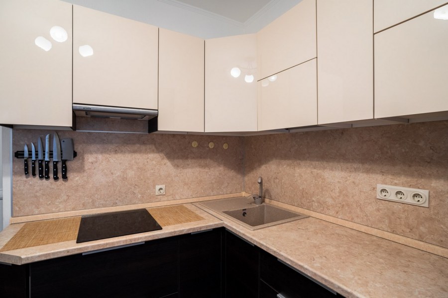 Фартук для кухни темный низ светлый верх