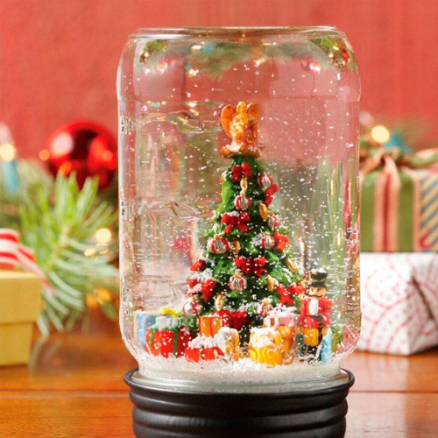 Новогодняя поделка в банке