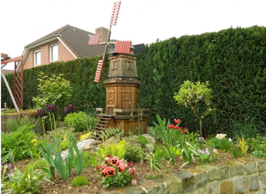 Мельница декор на дачном участке