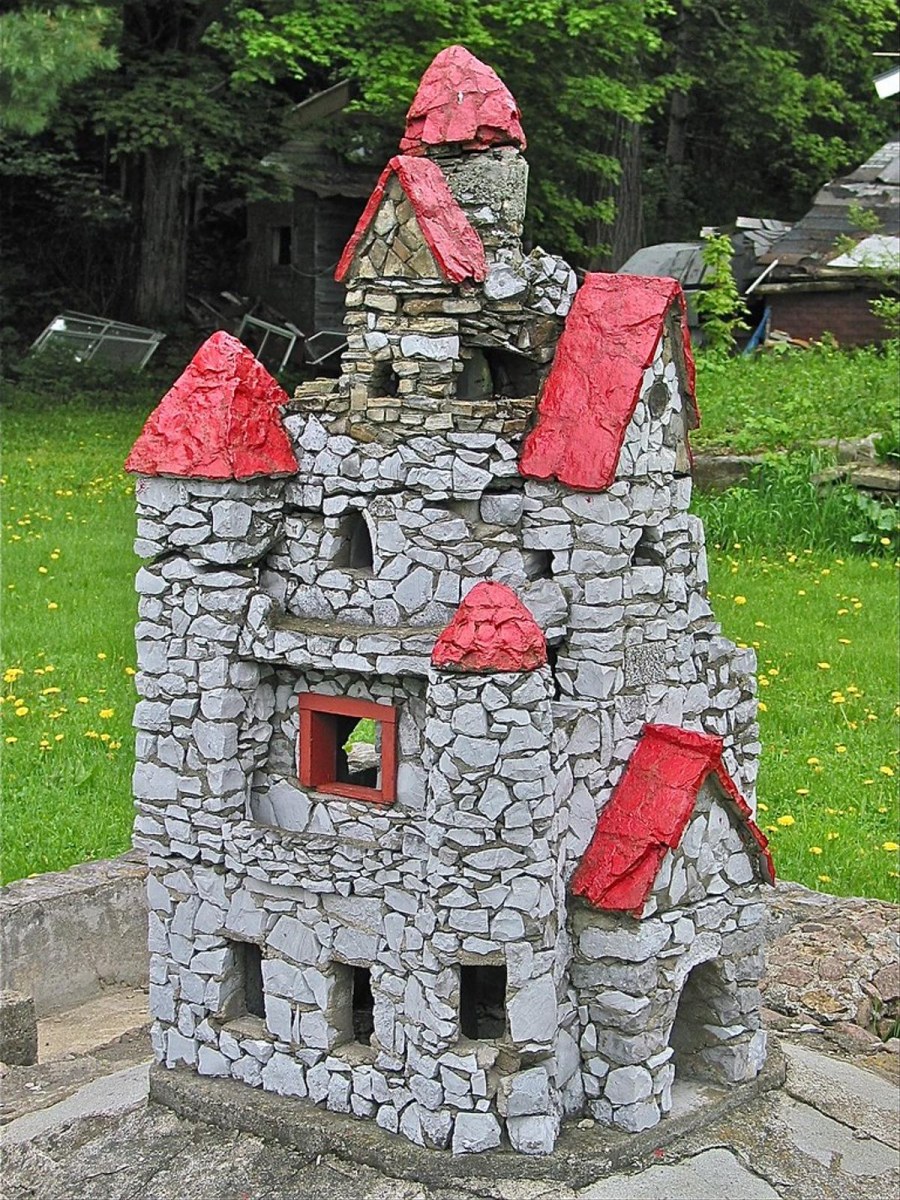 Декоративные замки для сада