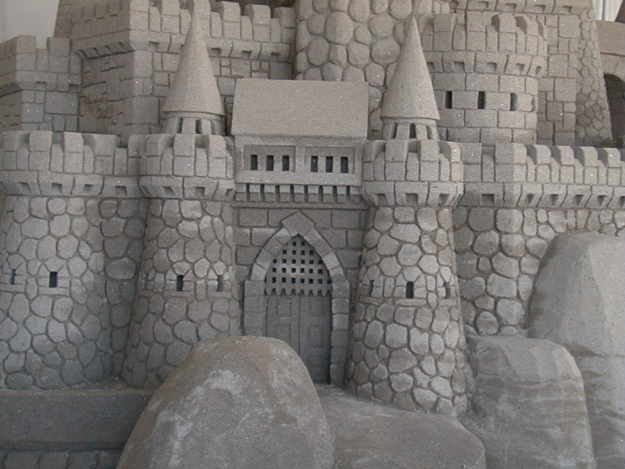 Замок из цемента