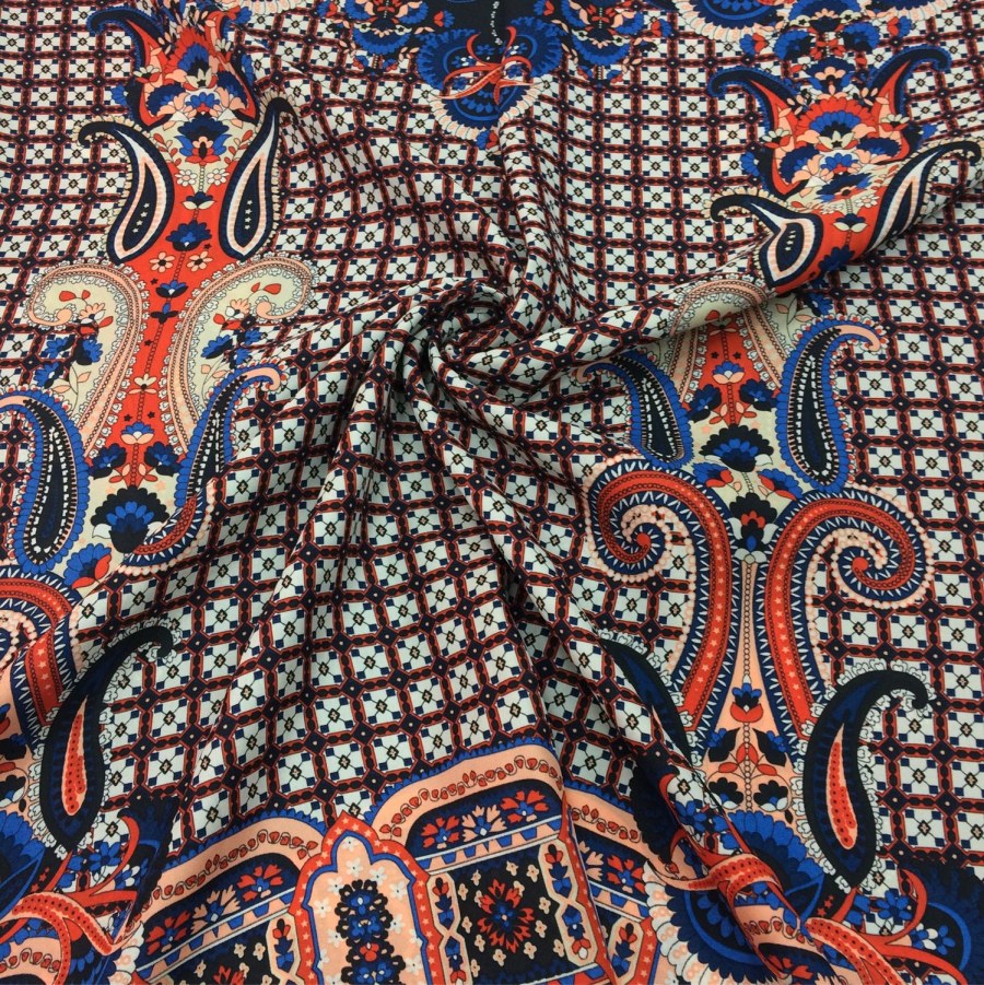 Шерстяная ткань с орнаментом