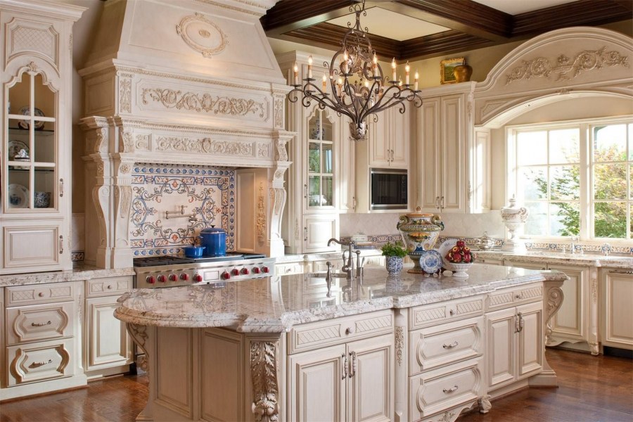 Кухня в богатом доме