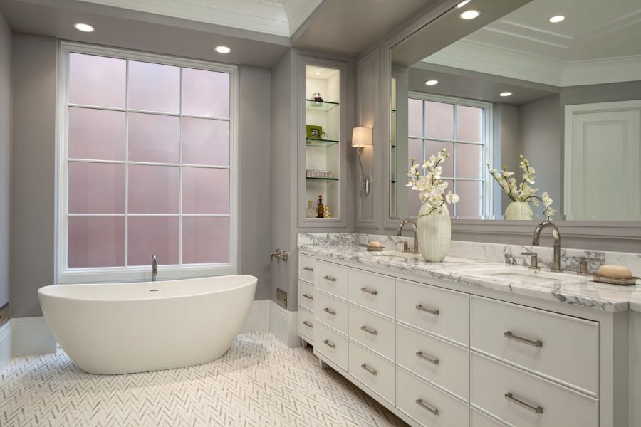 Отделка большой ванной комнаты