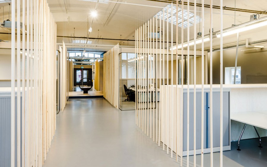 Железная перегородка в интерьере