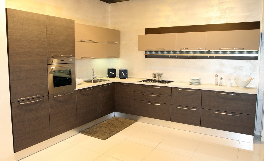 Кухня кофейного цвета
