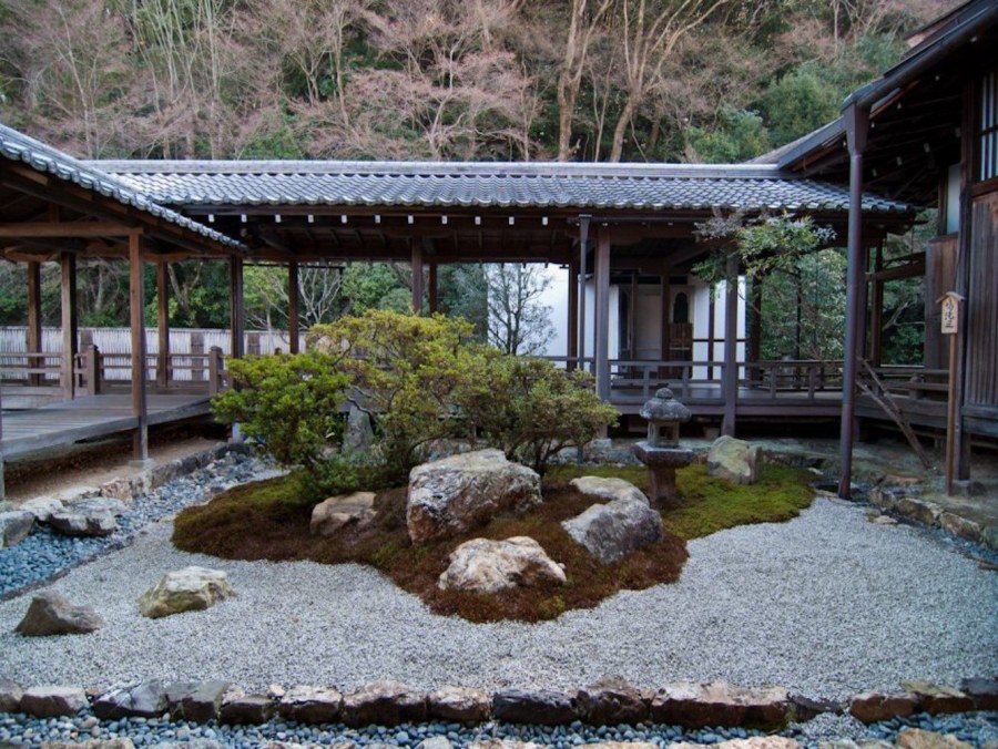 Японские ворота Тирии дзен сад