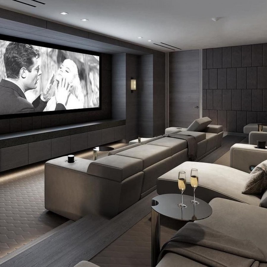 Большая гостиная в современной квартире архитектора