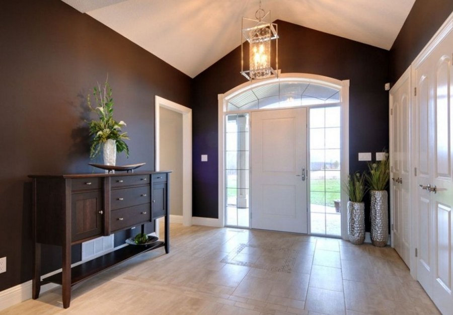 Контемпорари в интерьере прихожей