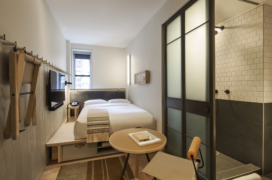 Маленькая комната отель