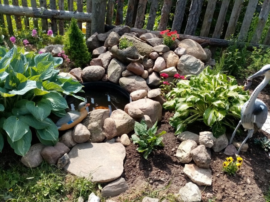 Альпийская горка из подручных средств