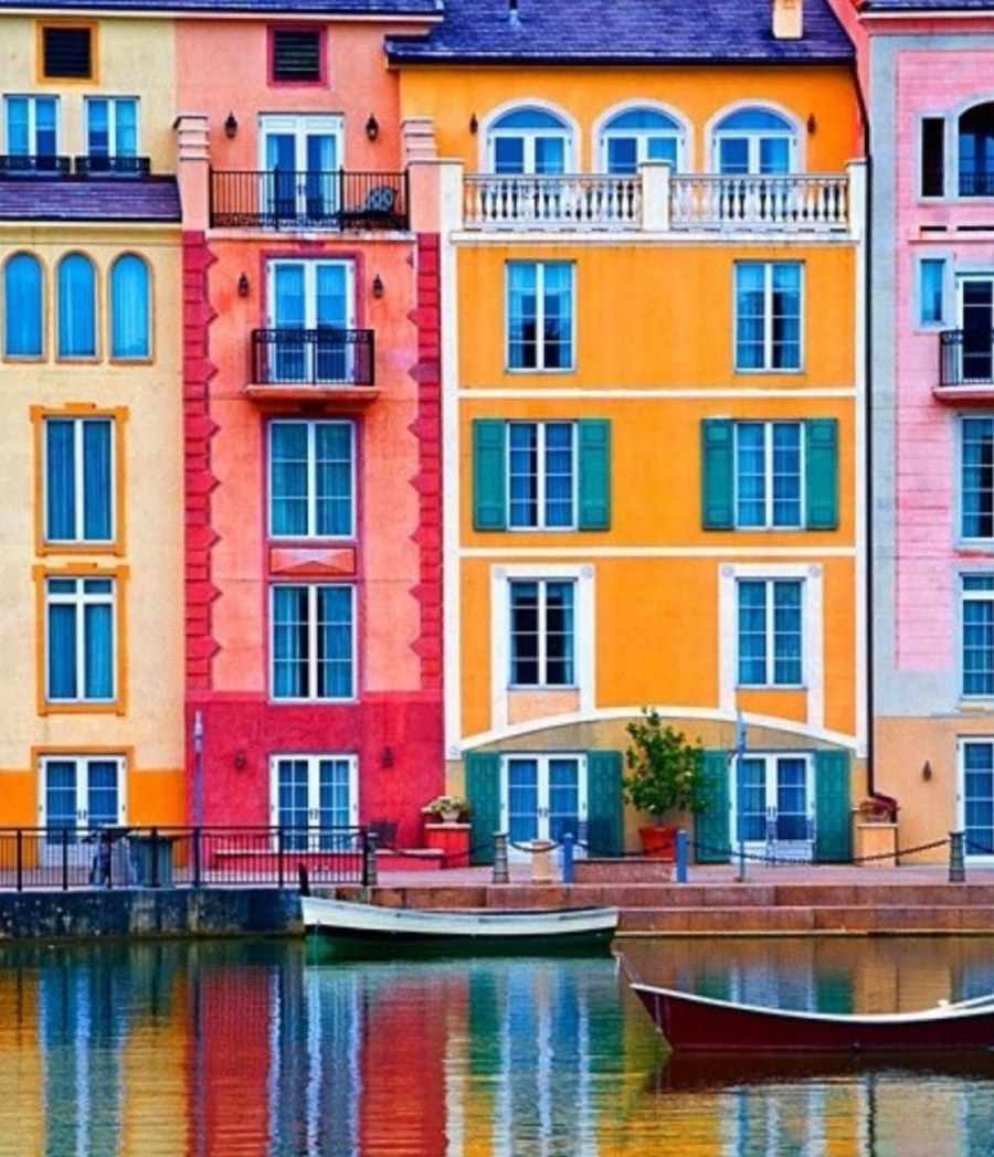 Разноцветные домики