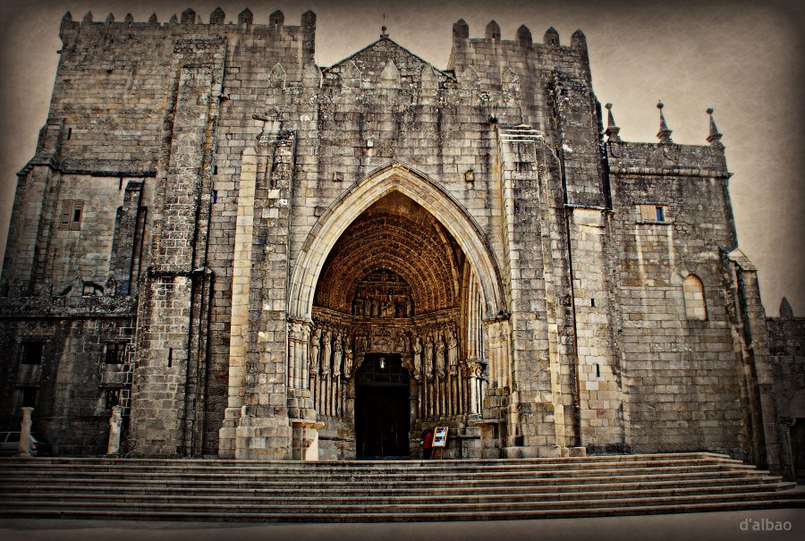 Готический собор Преображения Господня (Catedral de Santa María)