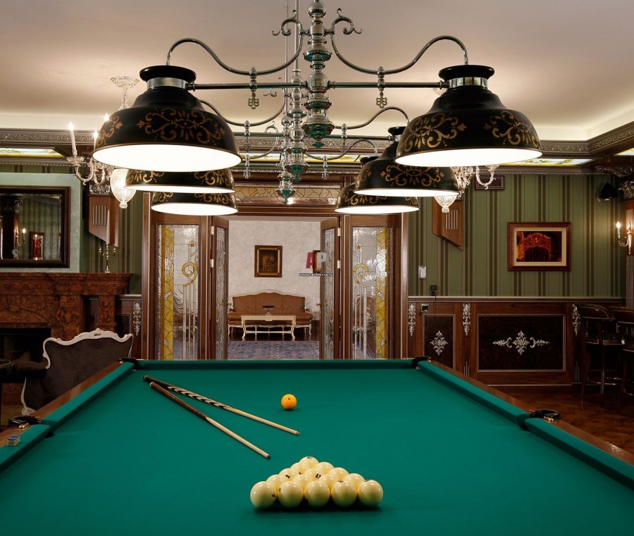 Бильярдная в цокольном этаже в стиле Неоклассика