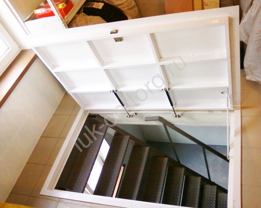 Люк для подпола с лестницей