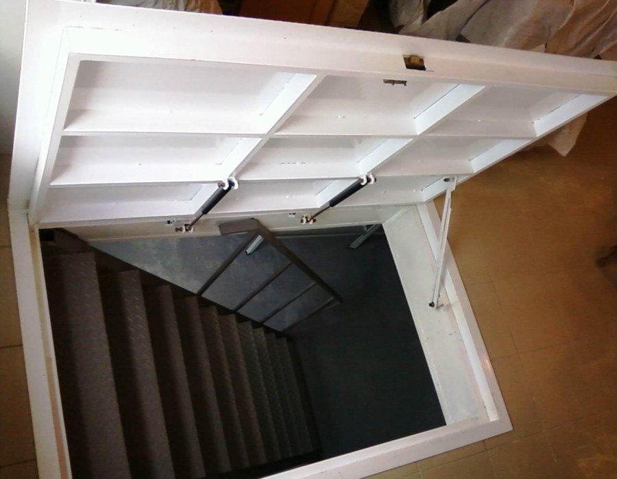 Люк ЛАЗ на чердак