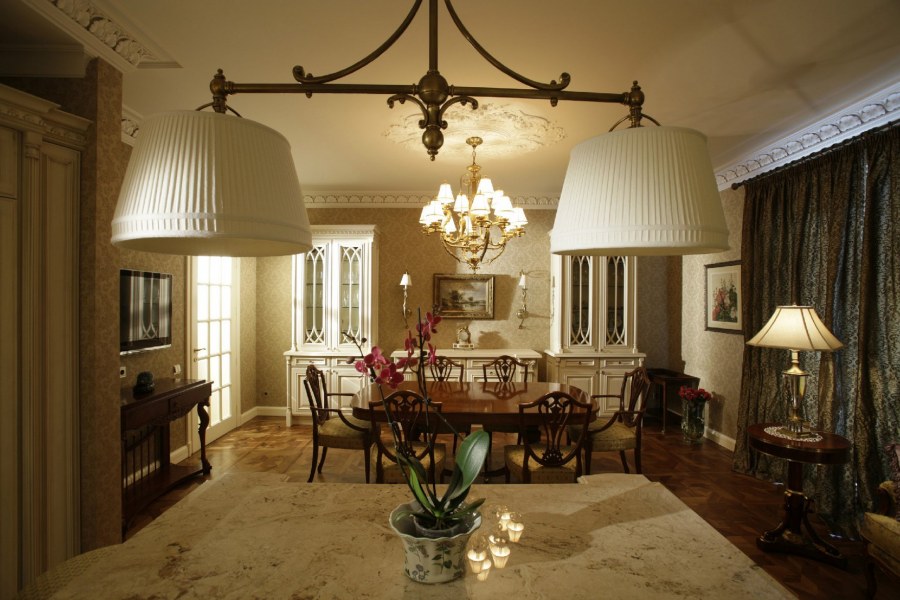 Потолок с деревянными балками