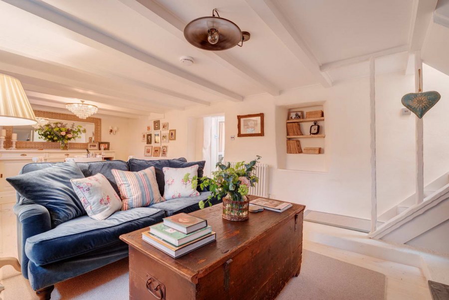 Интерьер гостиной в Старом частном доме