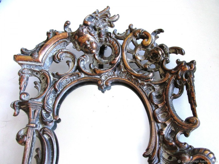 Зеркало в старинном стиле