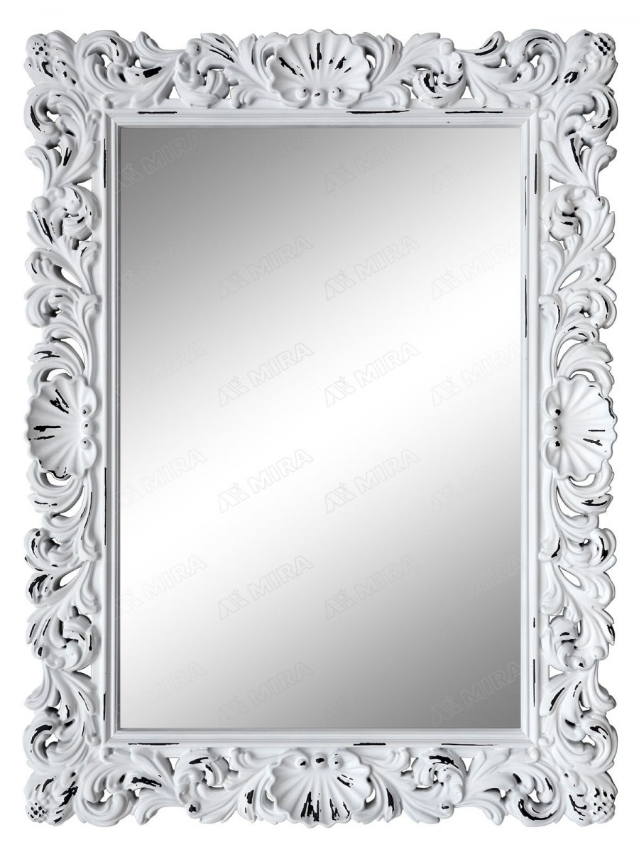 Зеркало в металлической оправе