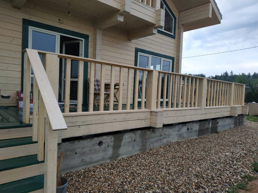 Ограждение террасы из бруса